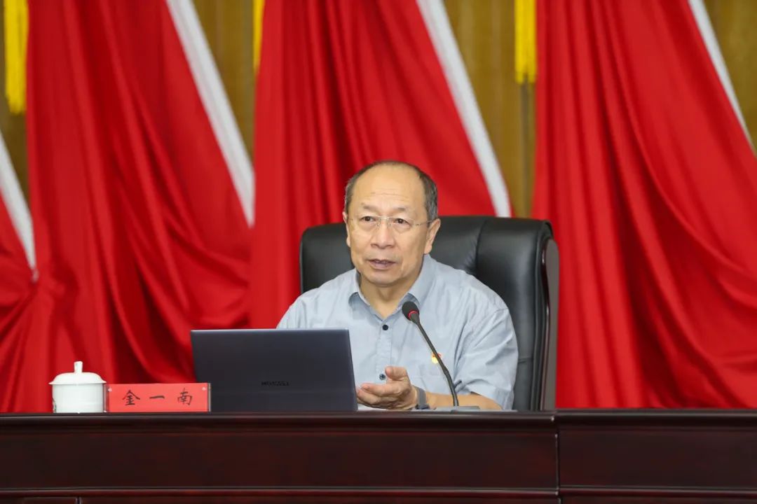 9月29日，金一南教授为湖北省民警讲述中国共产党百年寻梦之路